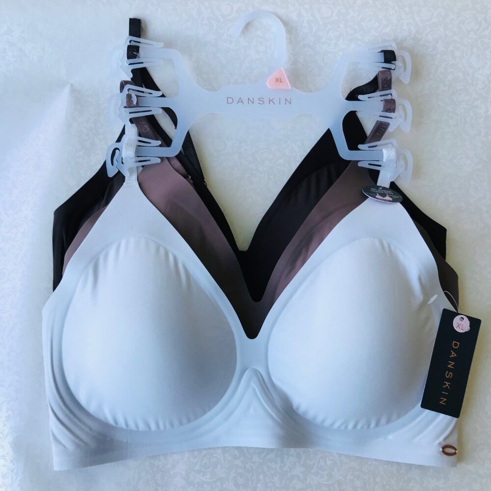 Danskin  Gel Bonded Lounge Wireless Bras,  Back Closure 3-Pack New w Tags